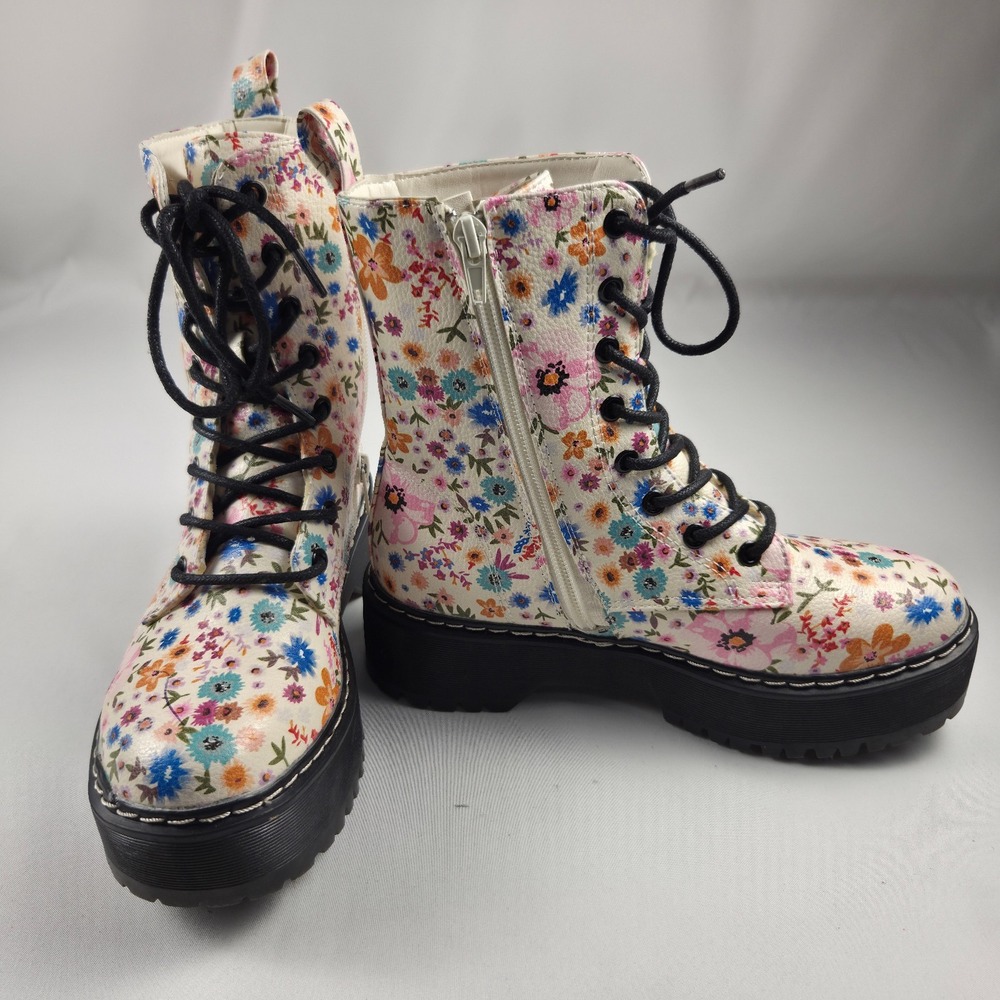Unionbay Kiwi Floral Combat Boots Women Size 6M Mint Condition PU Leather